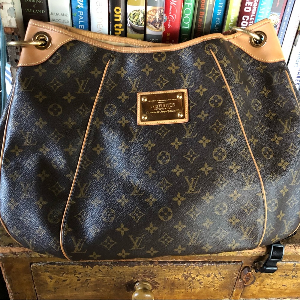 Louis Vuitton Galliera GM FL0069 monogram authentic designer shoulder bag!
